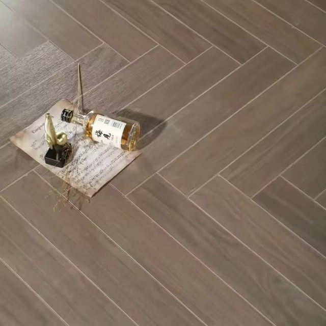Premium fiskebeinsdesign HDF 12 mm laminatgulv
